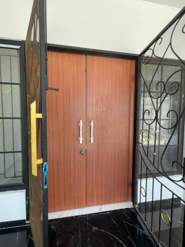 dijual rumah siap huni putri tunggal harjamukti depok