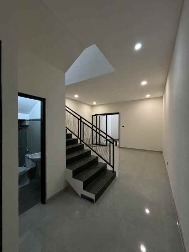 dijual rumah sidosermo