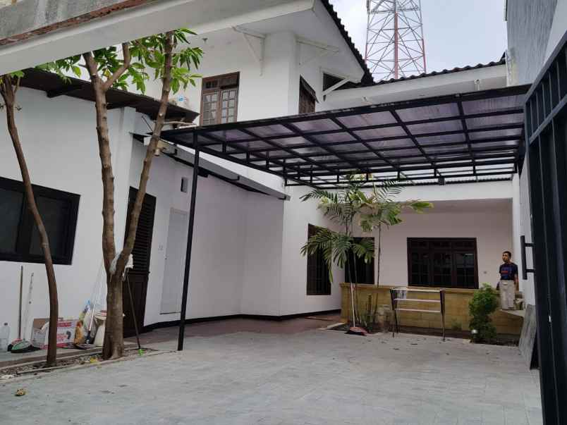 dijual rumah simpang darmo permai