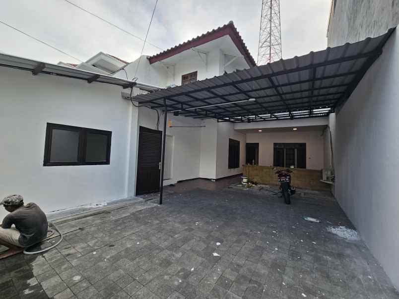 dijual rumah simpang darmo permai