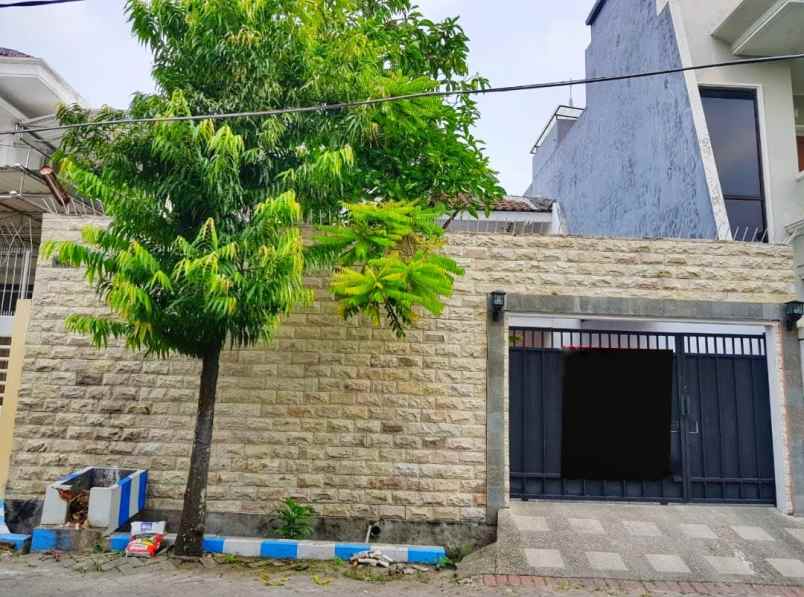 dijual rumah simpang darmo permai
