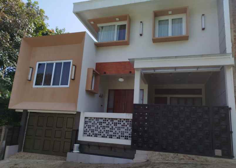 dijual rumah sindanglaya arcamanik