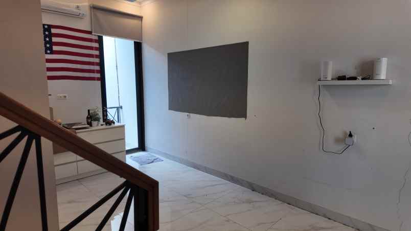 dijual rumah srengseng sawah jagakarsa