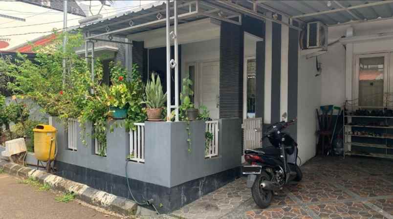 dijual rumah strategis di kaja ciracas jakarta timur