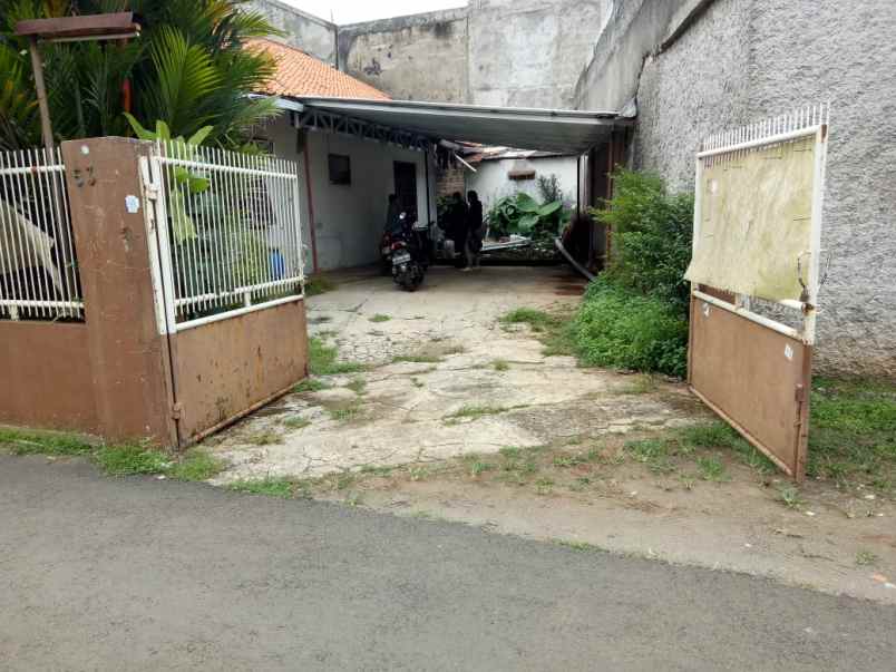 dijual rumah strategis di tanjung barat