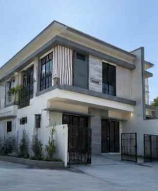 dijual rumah sutorejo