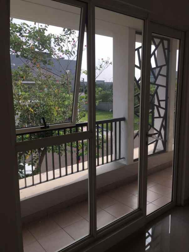 dijual rumah suvarna sutera cluster elysia