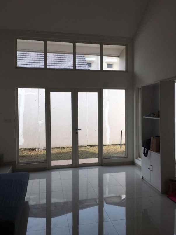 dijual rumah suvarna sutera cluster elysia