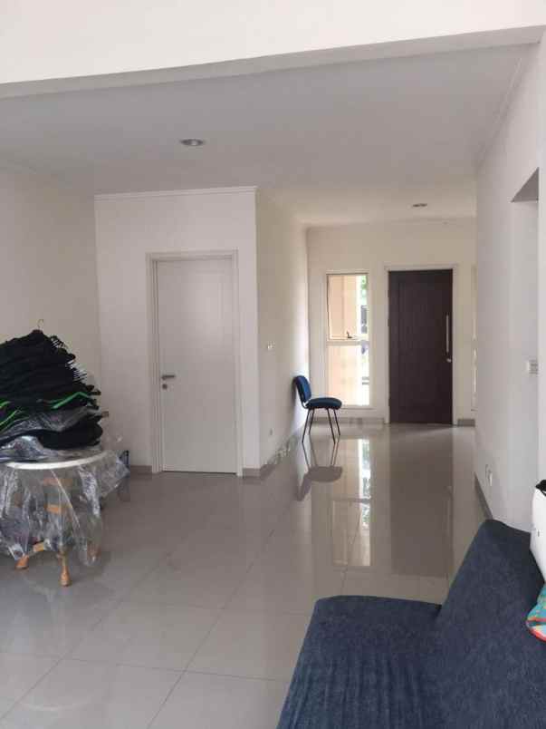 dijual rumah suvarna sutera cluster elysia