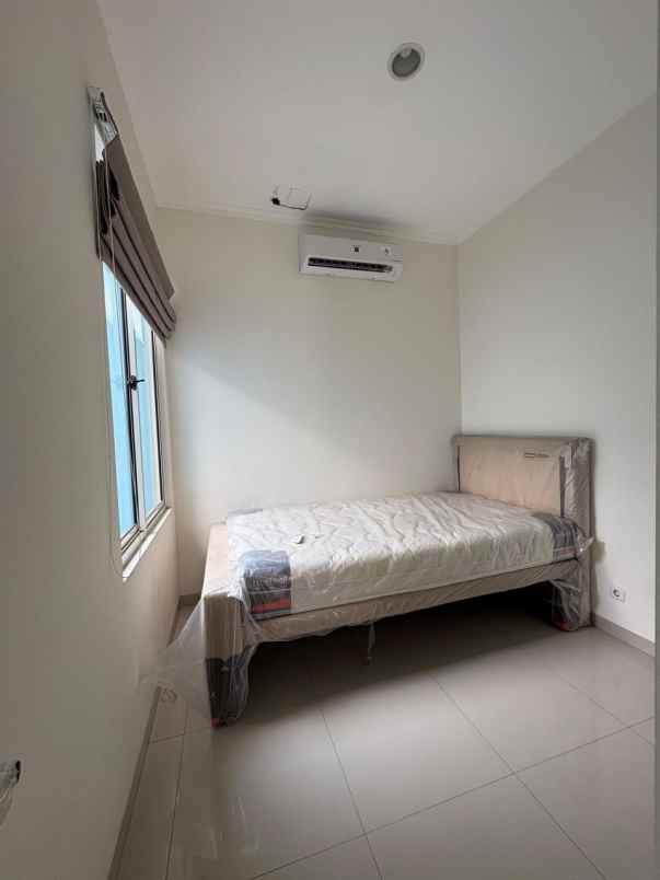 dijual rumah suvarna sutera pasar kemis