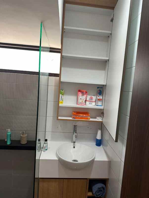 dijual rumah suvarna sutera tangerang