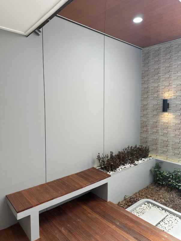 dijual rumah suvarna sutera tangerang