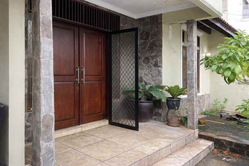 dijual rumah taman buaran