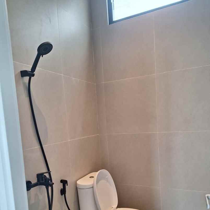 dijual rumah taman harapan baru