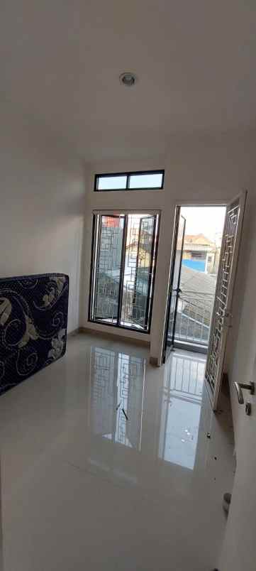 dijual rumah taman sari