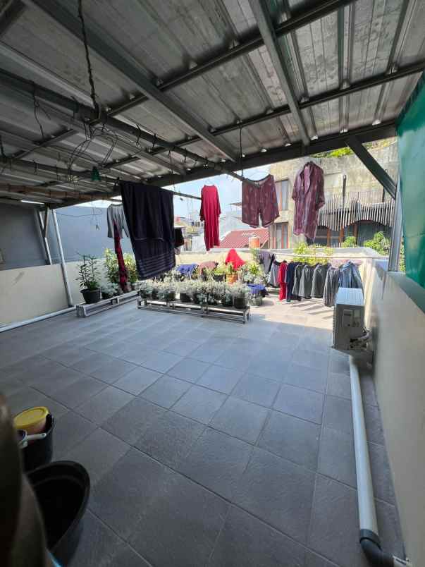 dijual rumah taman surya jakarta barat