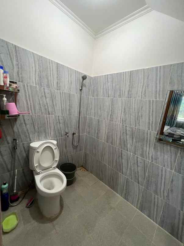 dijual rumah taman surya jakarta barat