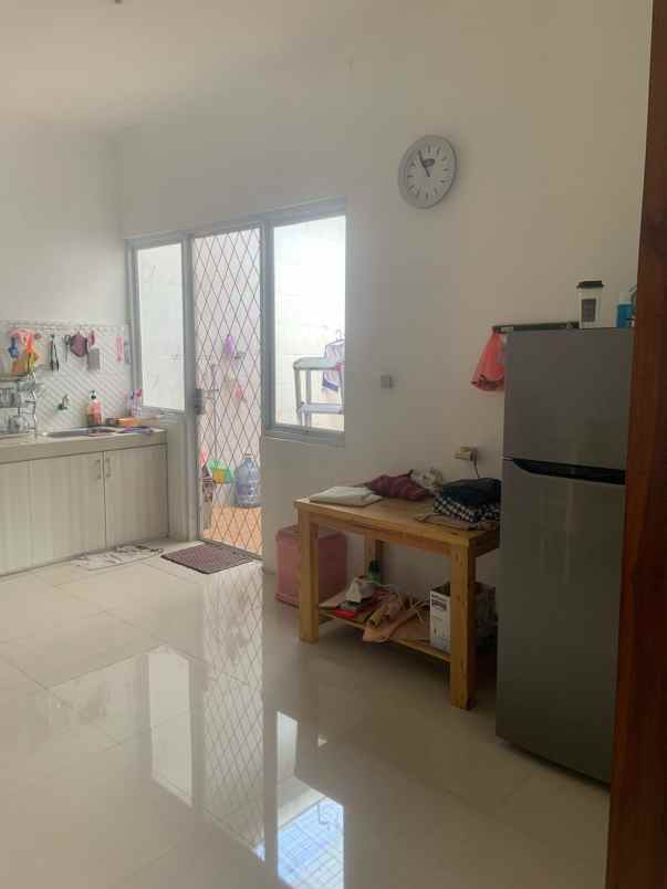 dijual rumah tanah baru