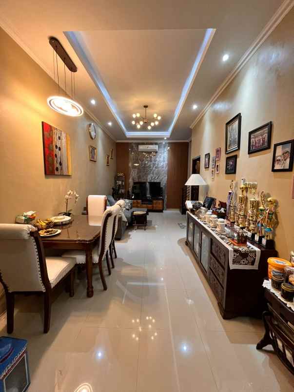 dijual rumah tanah baru