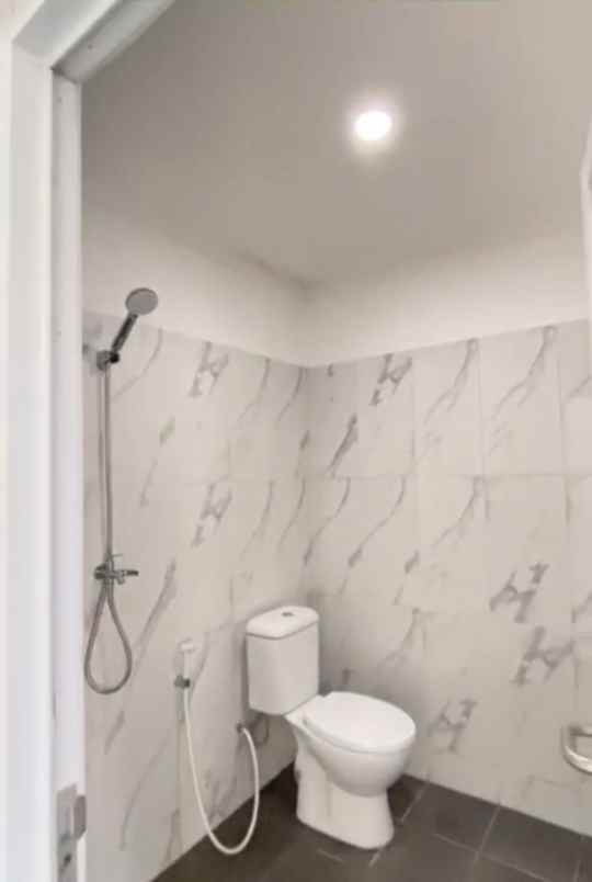 dijual rumah tanah baru beji depok