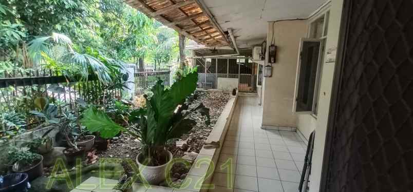 dijual rumah tanah kusir