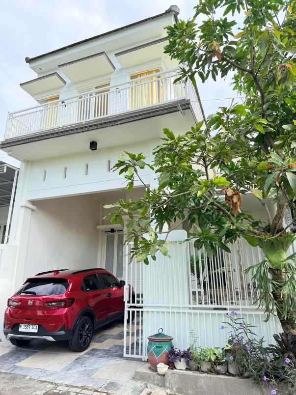 dijual rumah tasikmadu