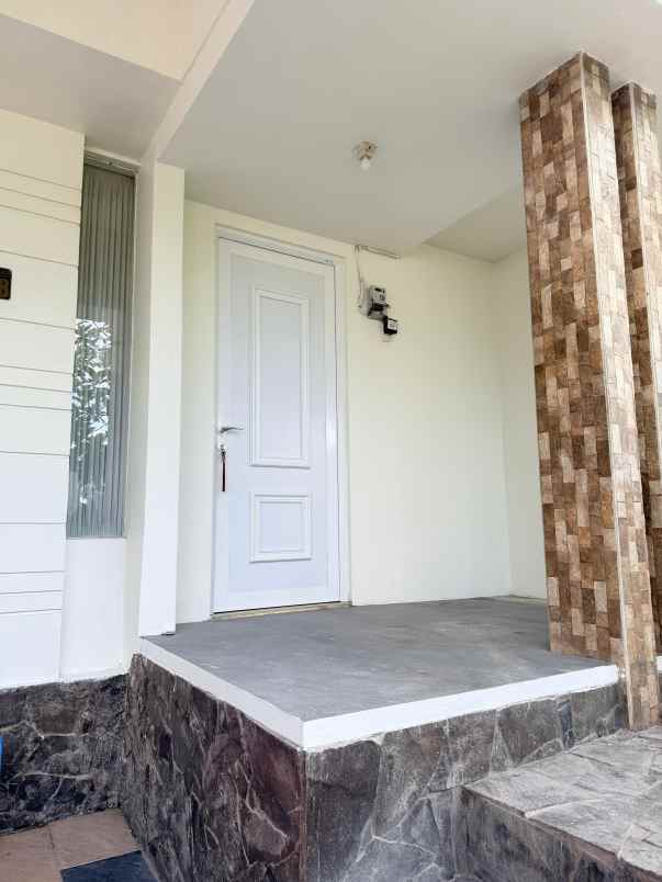 dijual rumah tasikmadu
