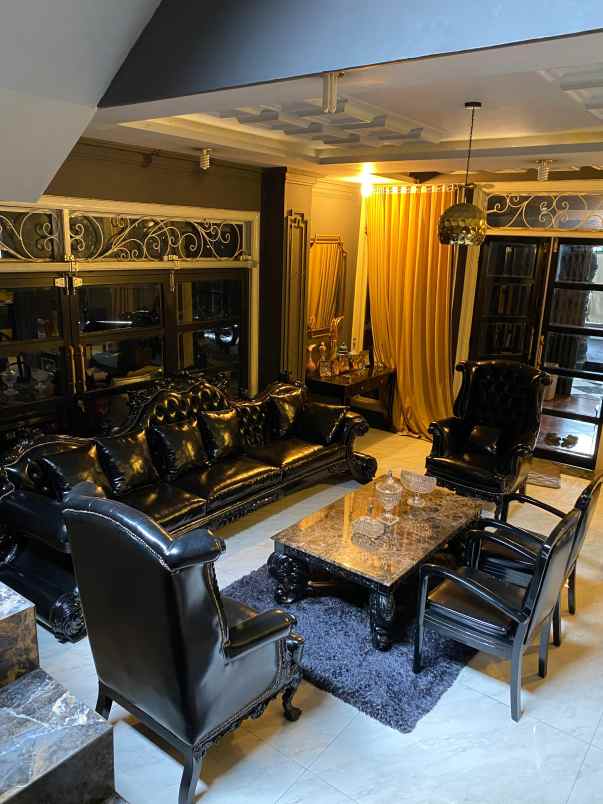 dijual rumah tepi jalan ringroad