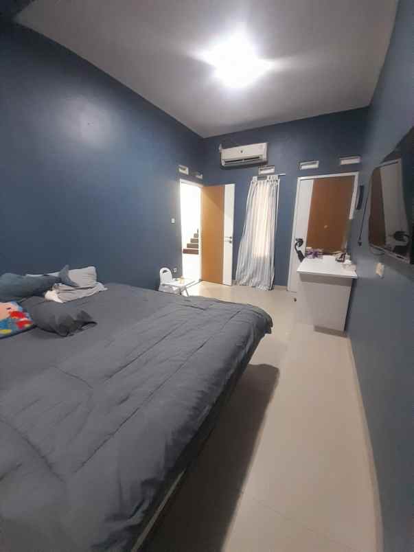 dijual rumah ujung menteng