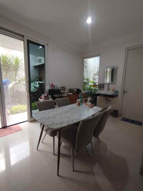 dijual rumah victoria valley bsb semarang