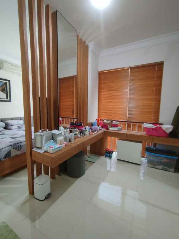 dijual rumah victoria valley bsb semarang