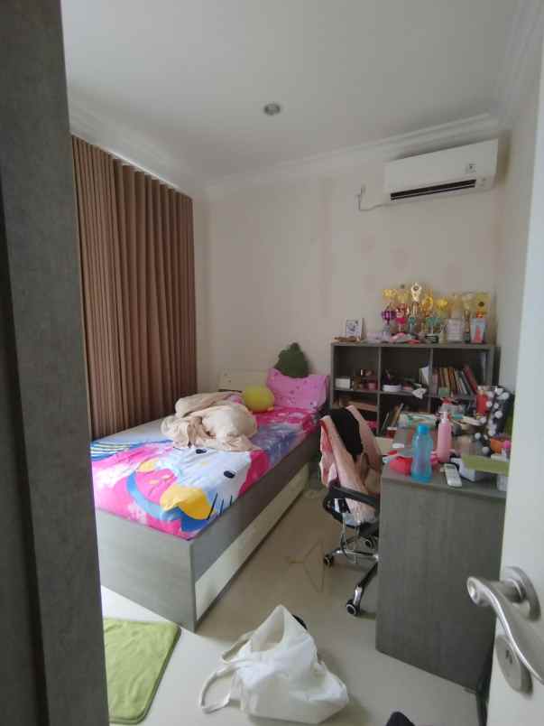 dijual rumah victoria valley bsb semarang