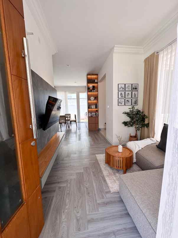 dijual rumah victoria valley citraland