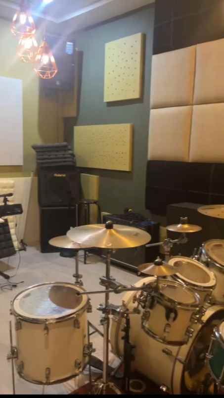 dijual rumah villa bukit tidar jalan