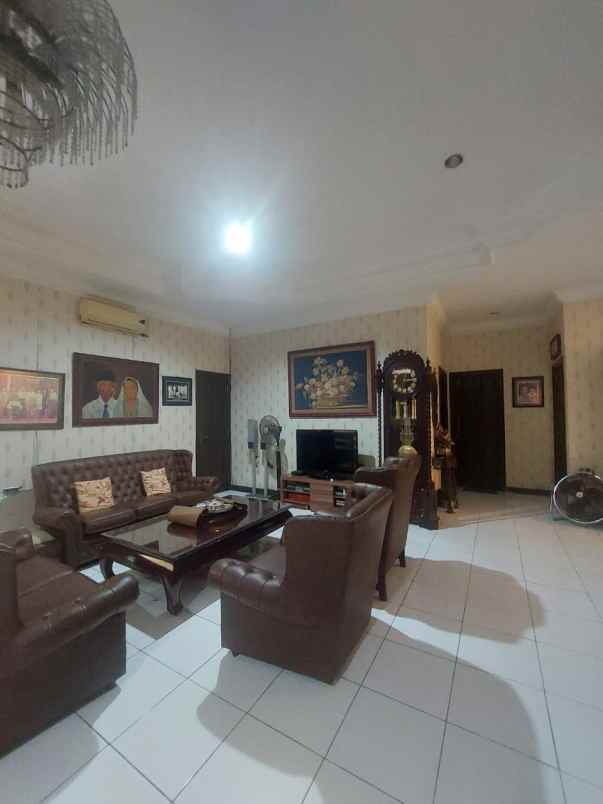 dijual rumah villa cinere mas depok