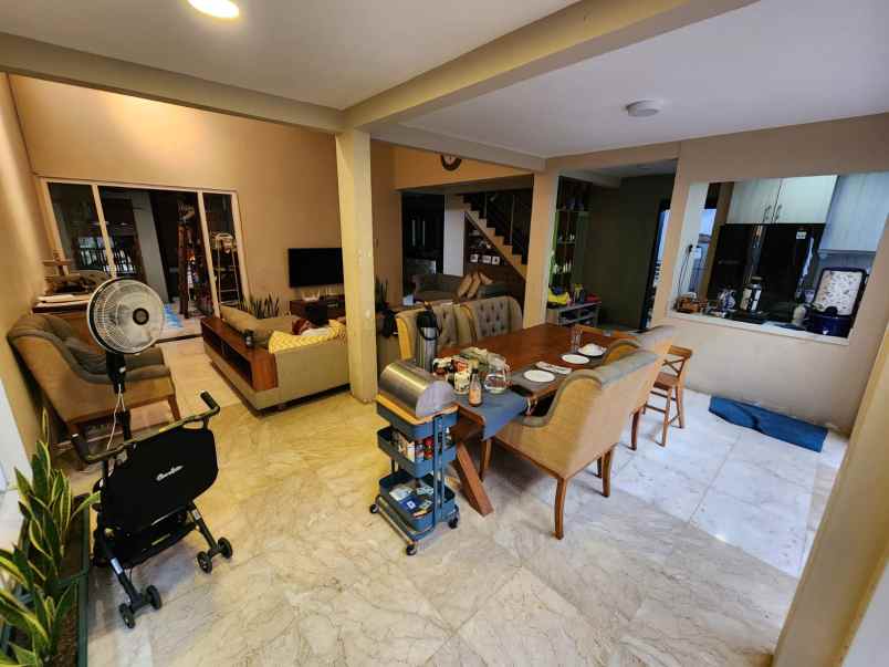 dijual rumah villa cinere mas pisangan