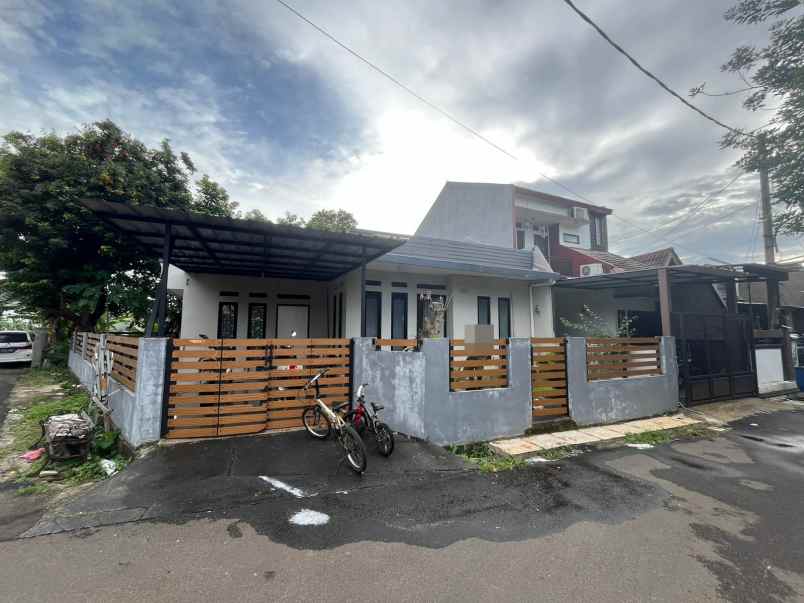 dijual rumah villa dago pamulang