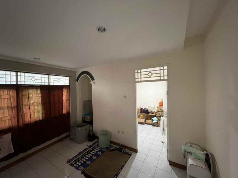 dijual rumah villa dago pamulang