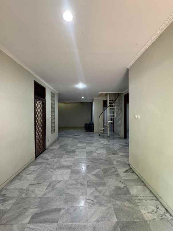 dijual rumah villa delima karang tengah