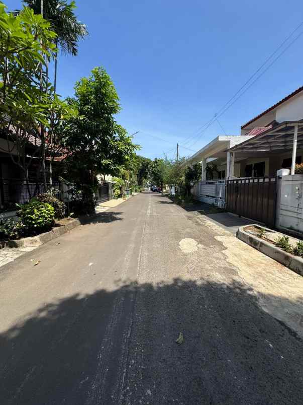 dijual rumah villa delima karang tengah