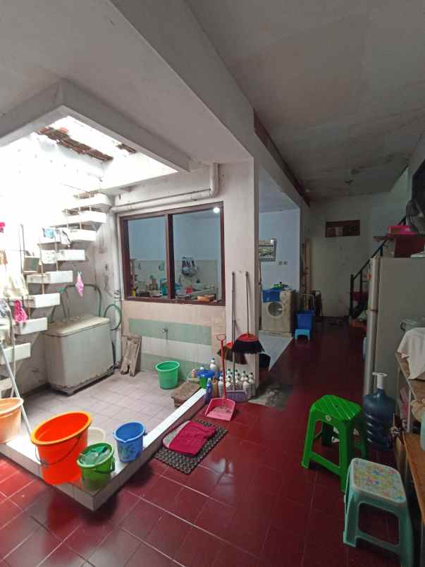 dijual rumah villa kalijudan