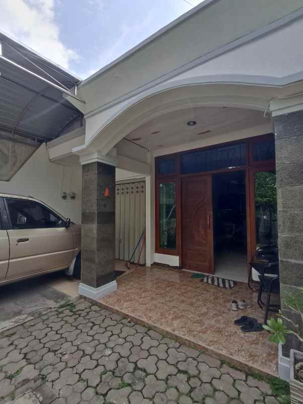 dijual rumah villa kalijudan