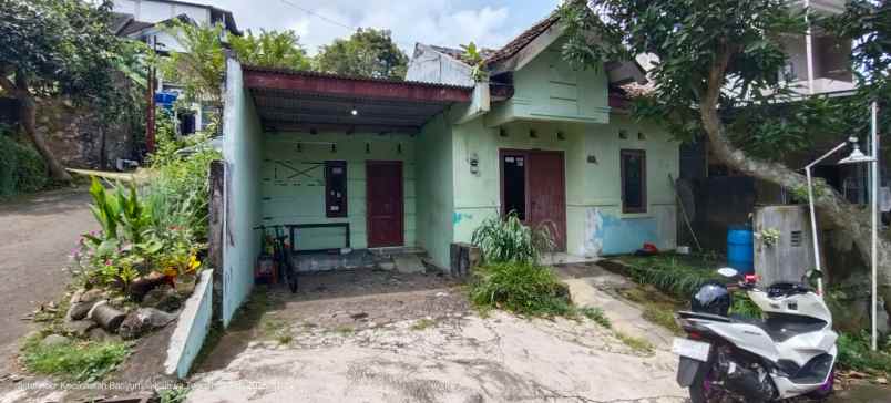 dijual rumah villa krista