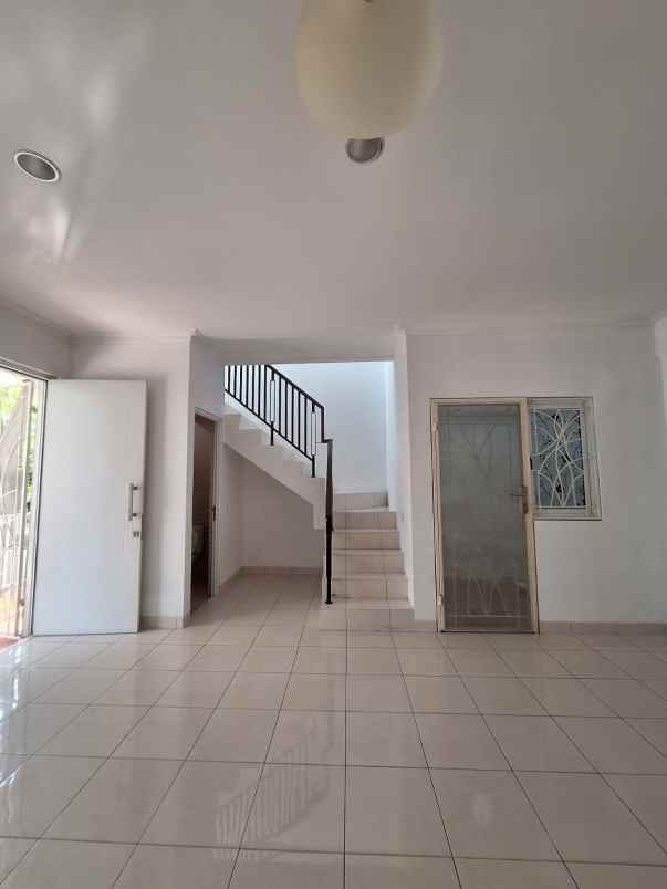 dijual rumah visalia