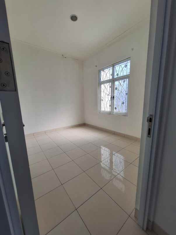 dijual rumah visalia