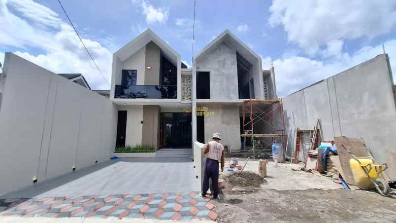 dijual rumah wedomartani