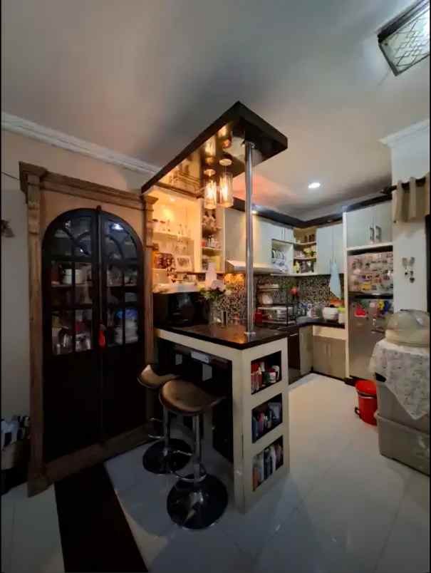 dijual rumah wirogunan