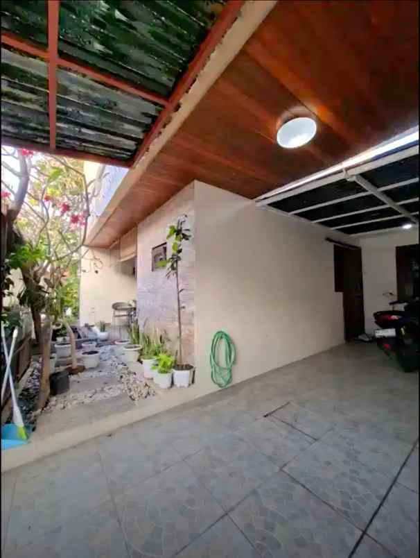 dijual rumah wirogunan