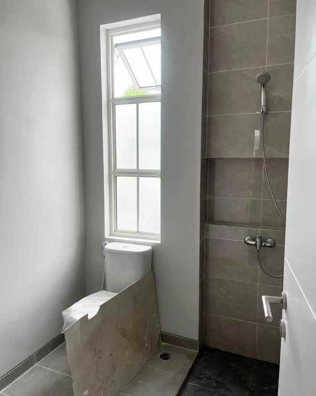 dijual rumah wisata bukit mas