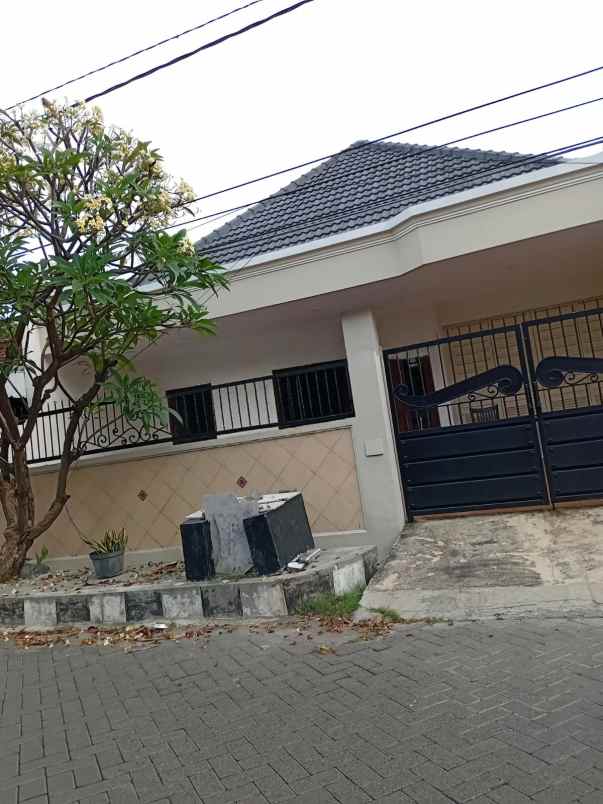 dijual rumah wisma permai